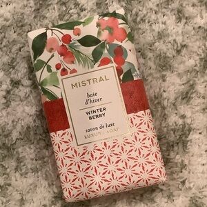 Mistral Scented Winter Berry Luxury Christmas  Holiday Soap NWT 3.14 oz